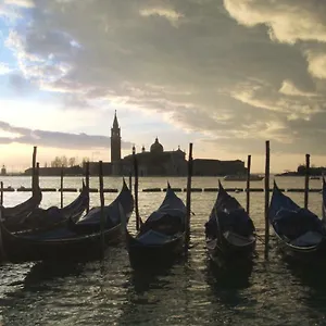 rudy-house-venice.hotelinveneto.com/